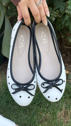 Polkadot flat - white
